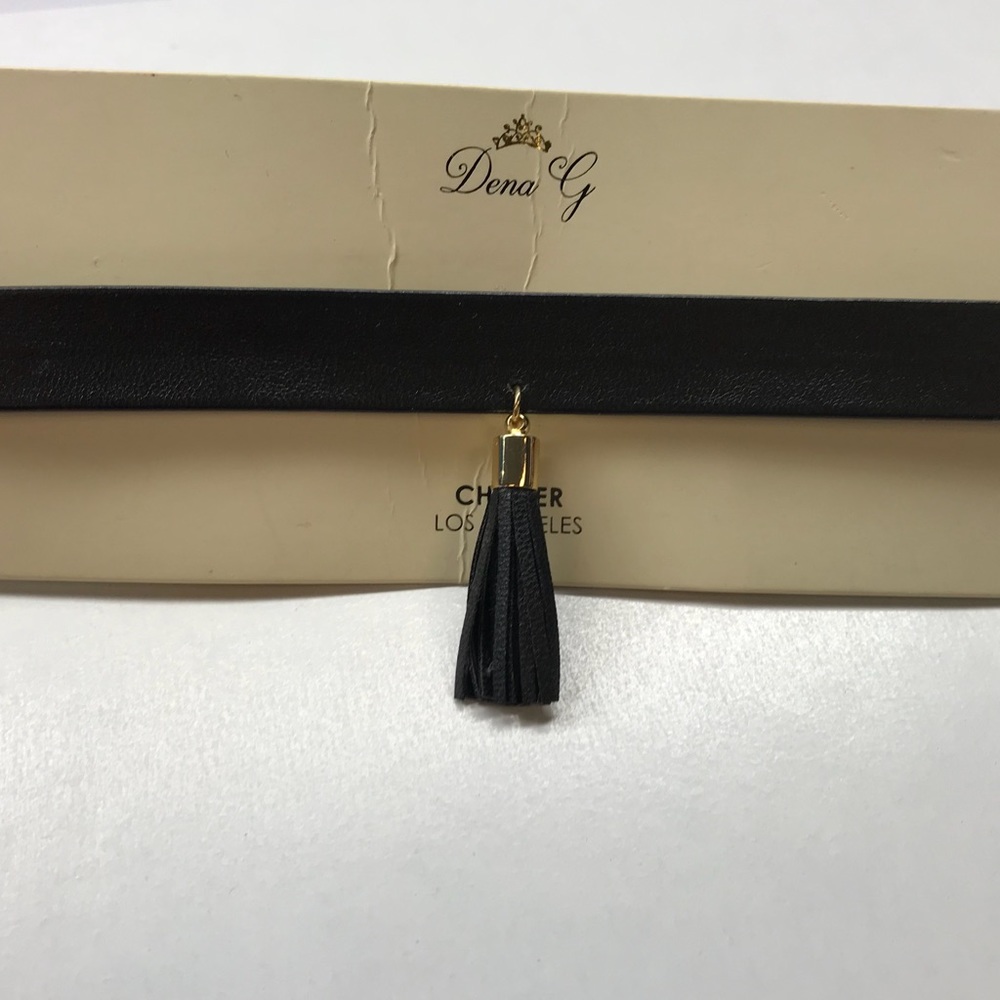 🎁FREE Genuine Leather Choker  with Tassel🎁